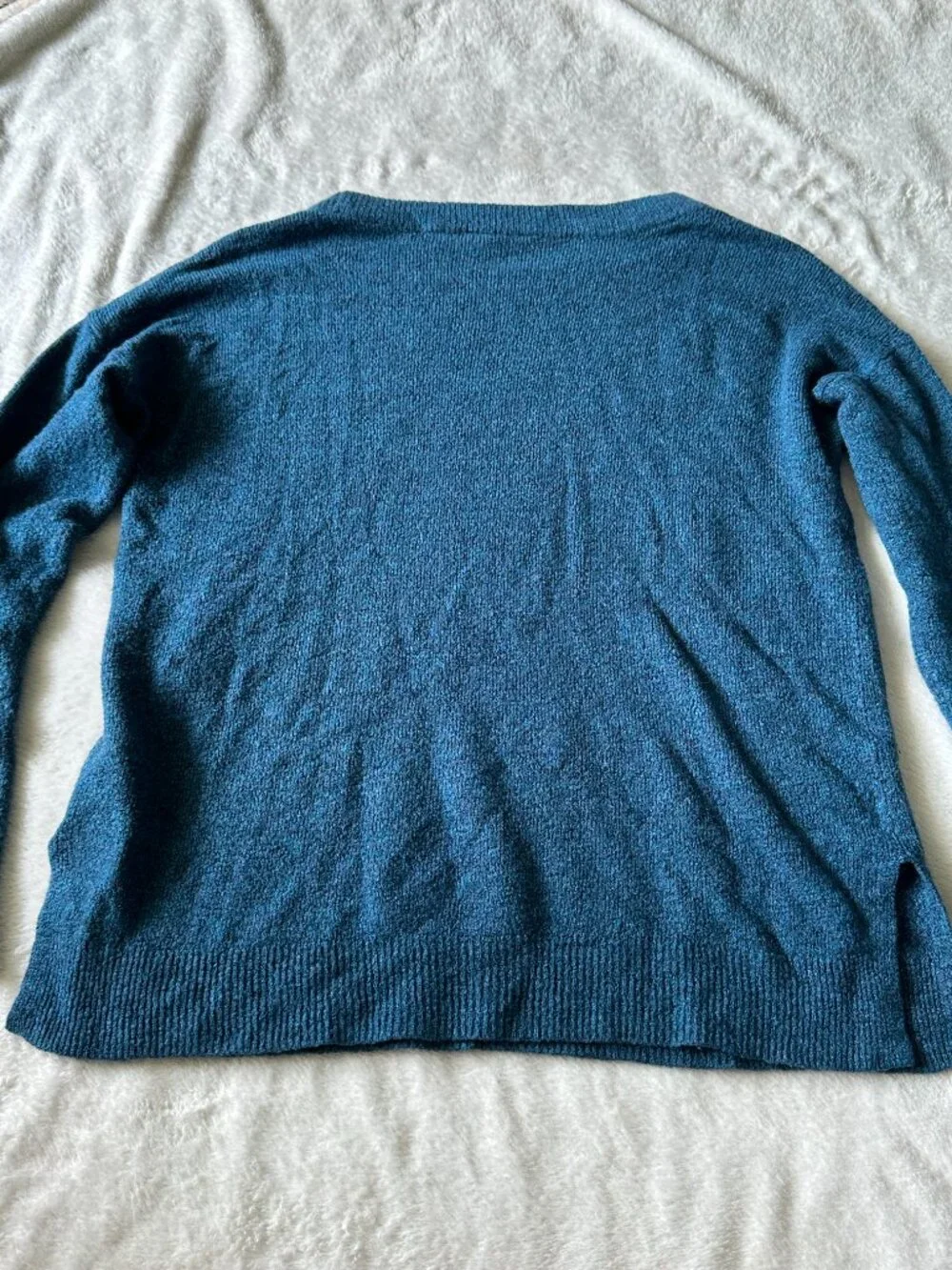 4 Women's Sweater Bundle - Picture 13 of 13